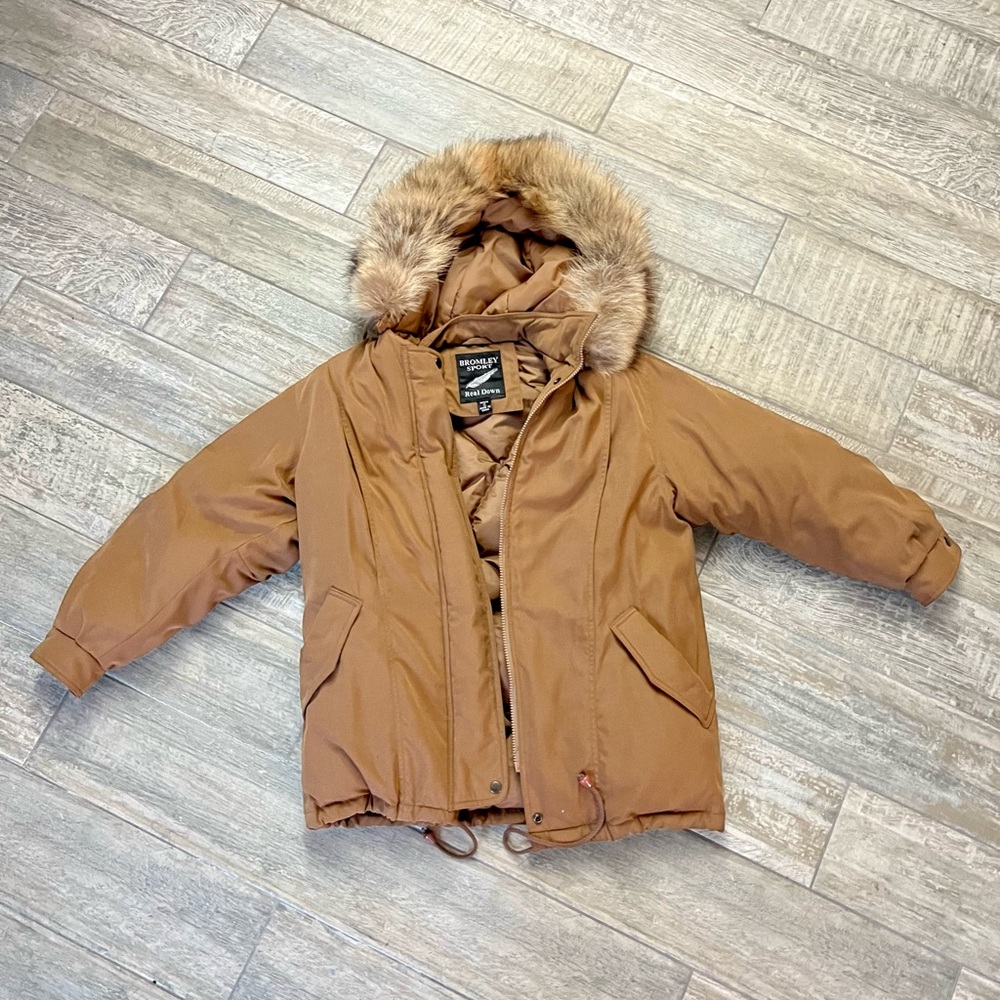 BROMLEY sport women’s brown winter coat parka. Down filling w/ coyote fur trim.